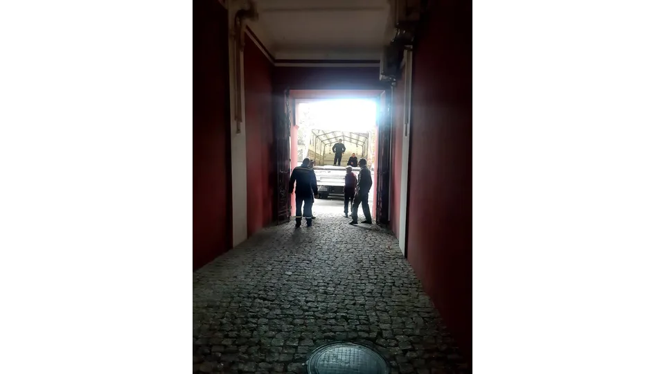 До Миколаївського обласного художнього музею імені Василя Верещагіна повернули картину художника Альфонса Жаби «На пожежу». Фото: Facebook-сторінка музею